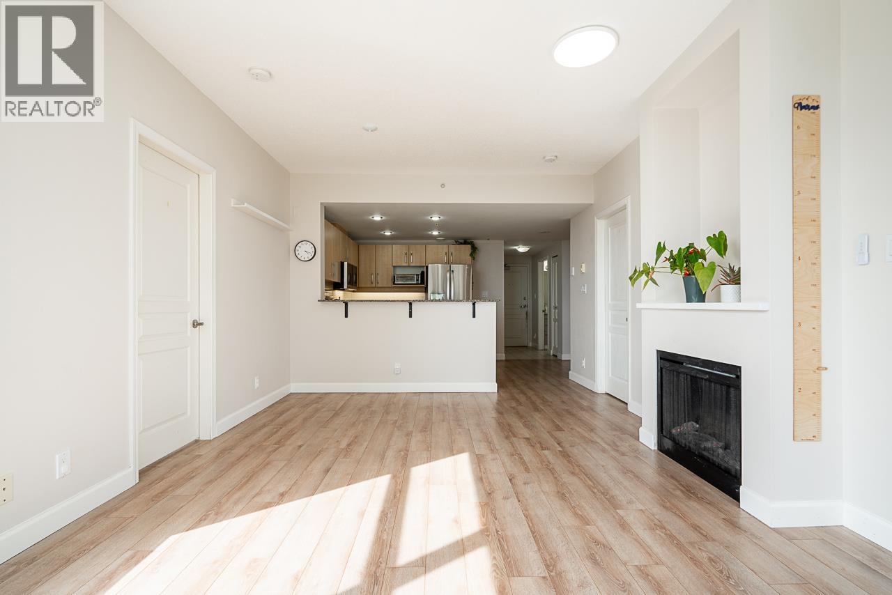 501 9298 UNIVERSITY CRESCENT, Burnaby