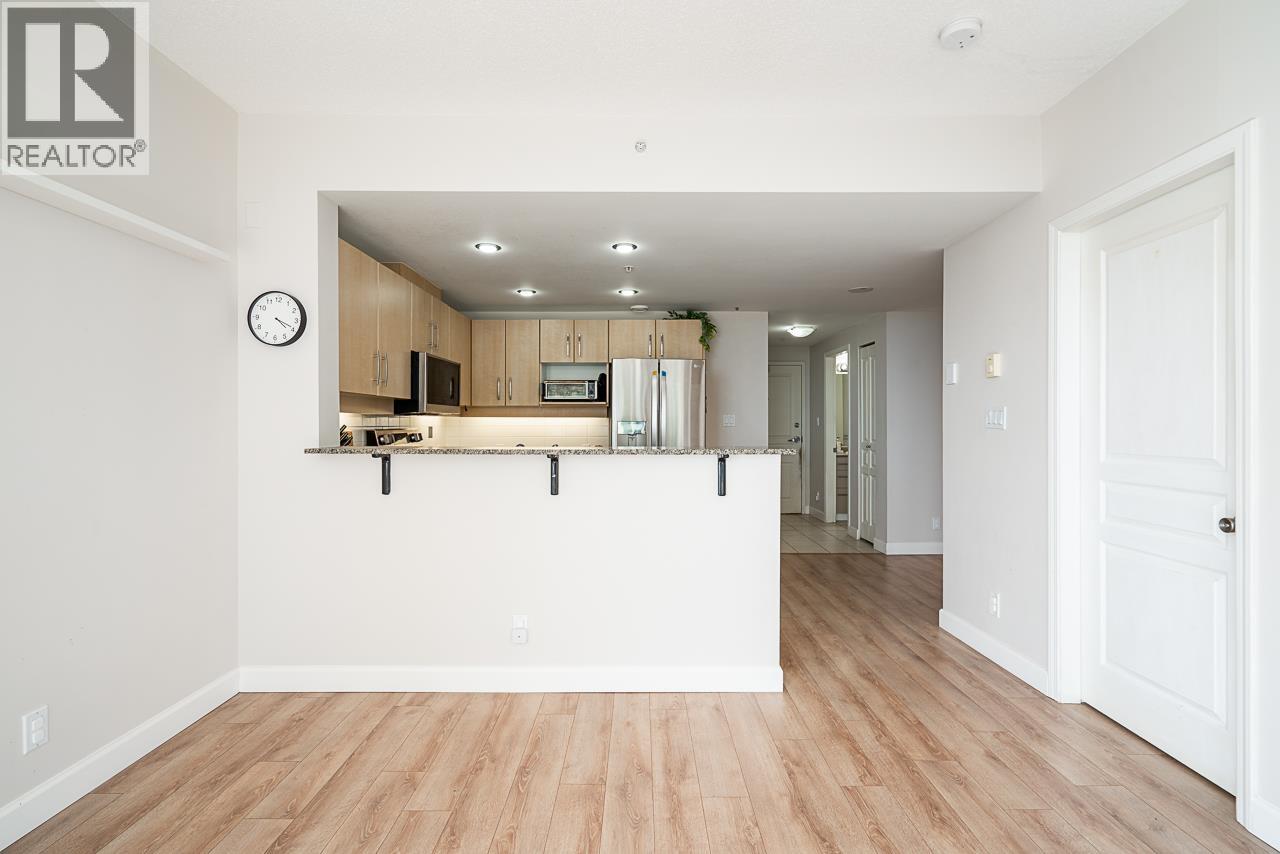 501 9298 UNIVERSITY CRESCENT, Burnaby