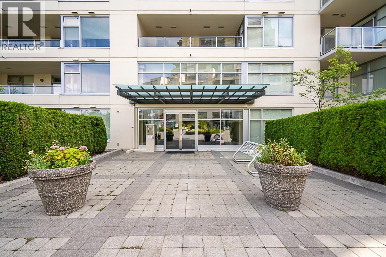501 9298 UNIVERSITY CRESCENT, Burnaby