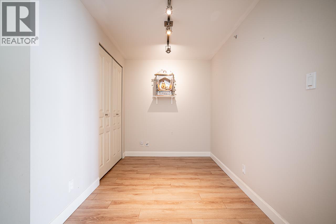 501 9298 UNIVERSITY CRESCENT, Burnaby
