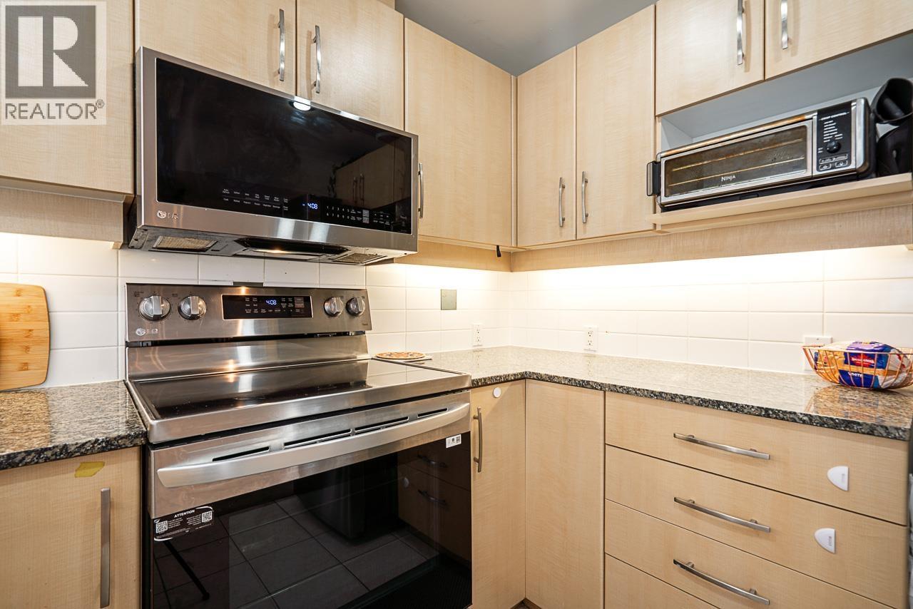501 9298 UNIVERSITY CRESCENT, Burnaby