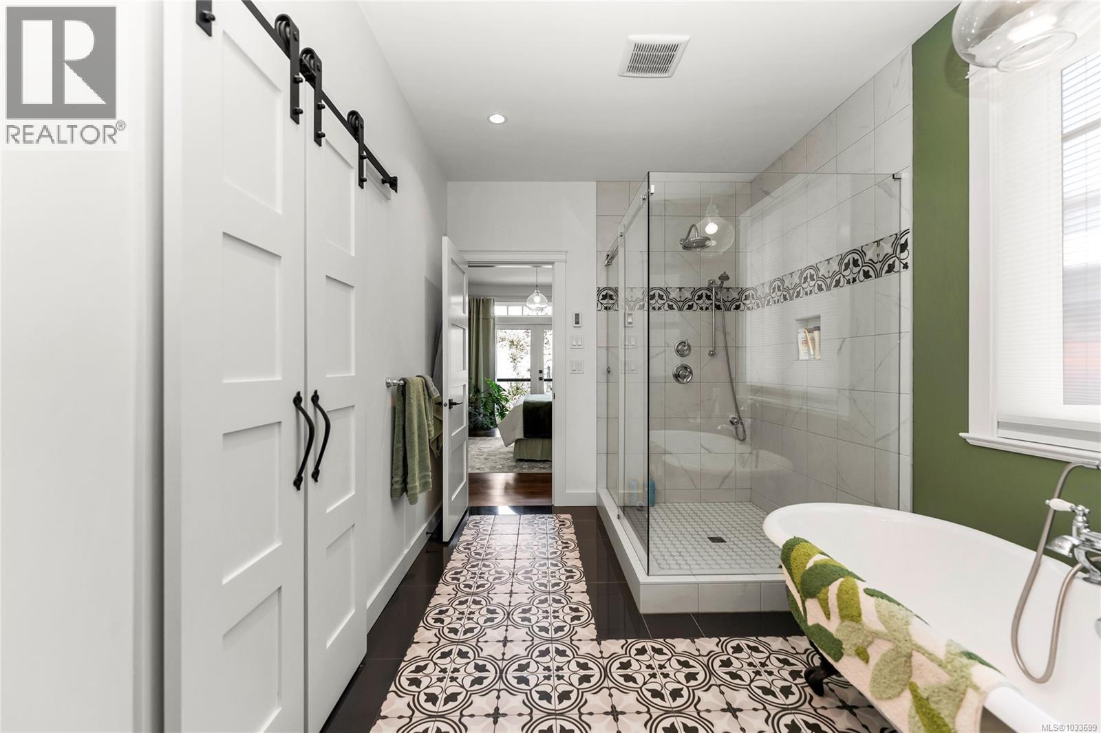 347 Collins Rd - Image 28