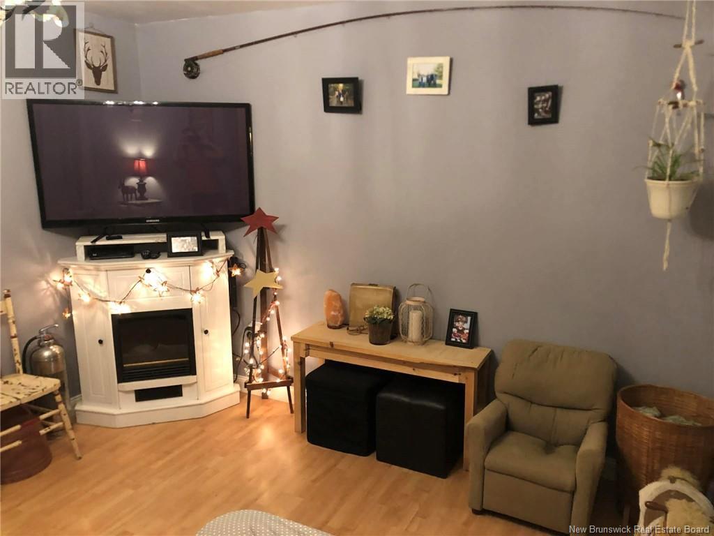 7 Oak Street - 7