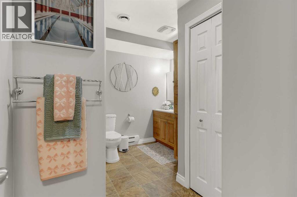 8002 114 Street - Image 31