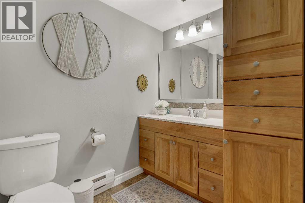 8002 114 Street - Image 32