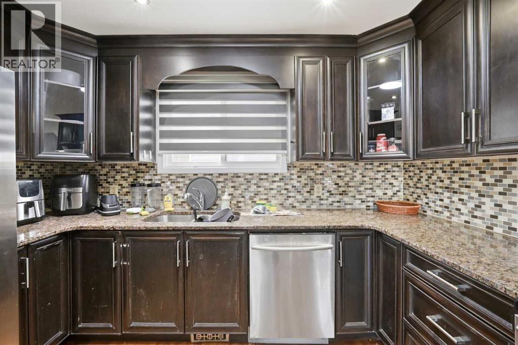 65 Falmere Way NE - 14