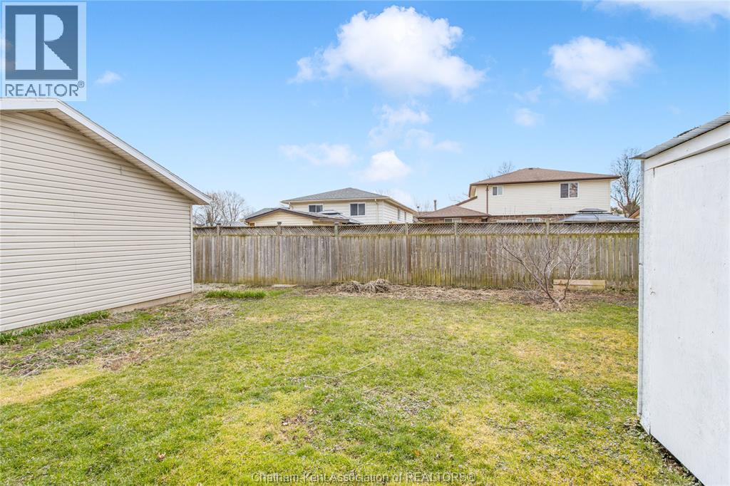 410 MCNAUGHTON AVENUE East - Image 24