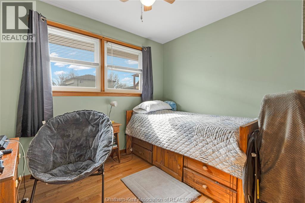 410 MCNAUGHTON AVENUE East - 17