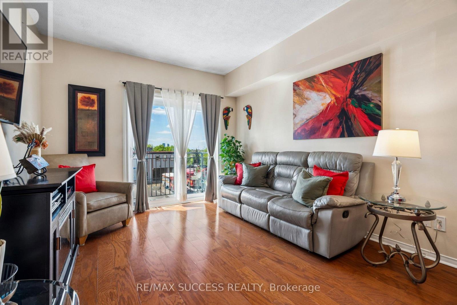 #301 1000 SHEPPARD AVENUE W - 7
