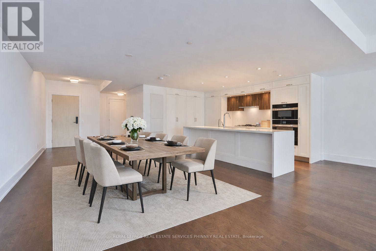 #214 155 MERCHANTS' WHARF - 1