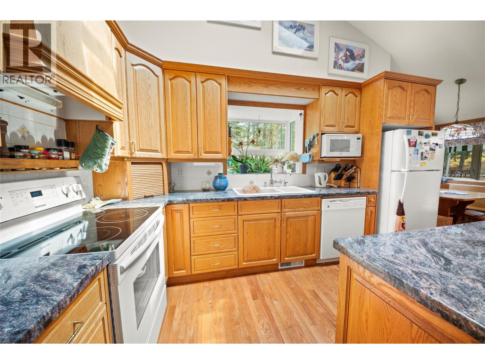 8038 McIntosh Loop Road - Image 21