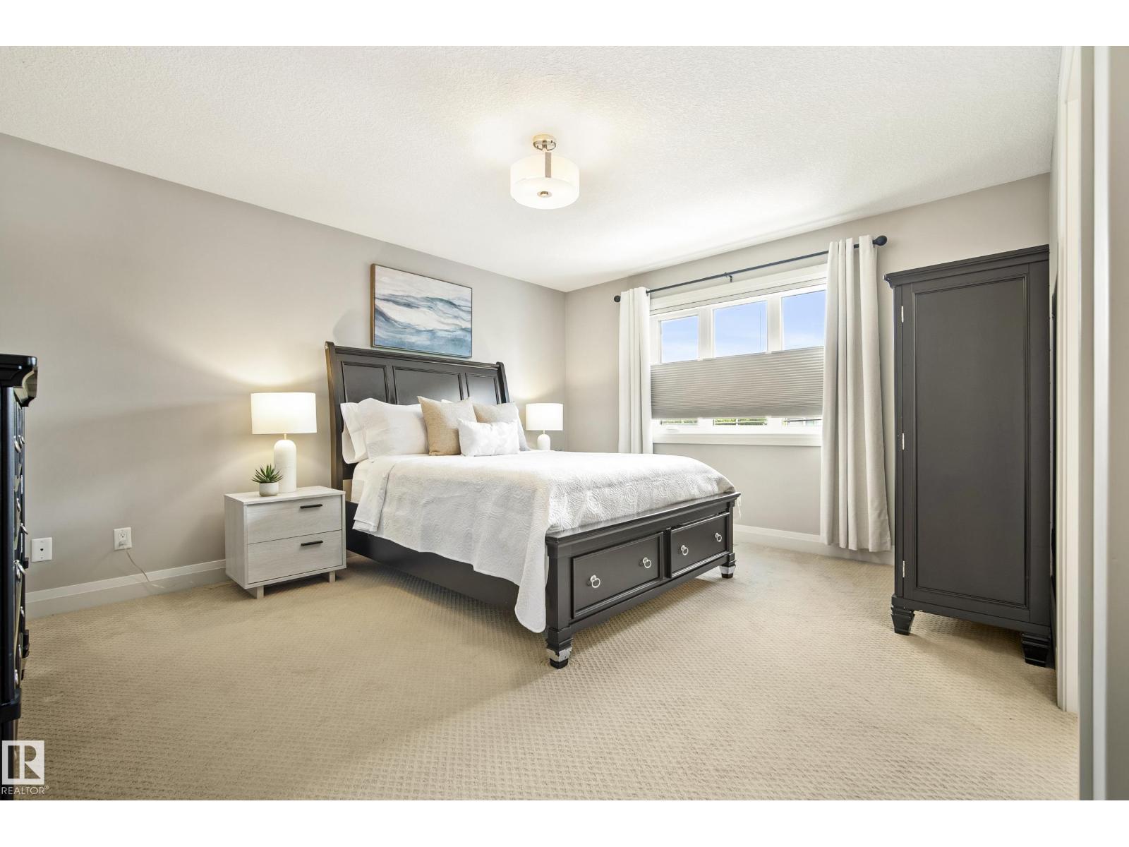 9844 75 AV NW - 18