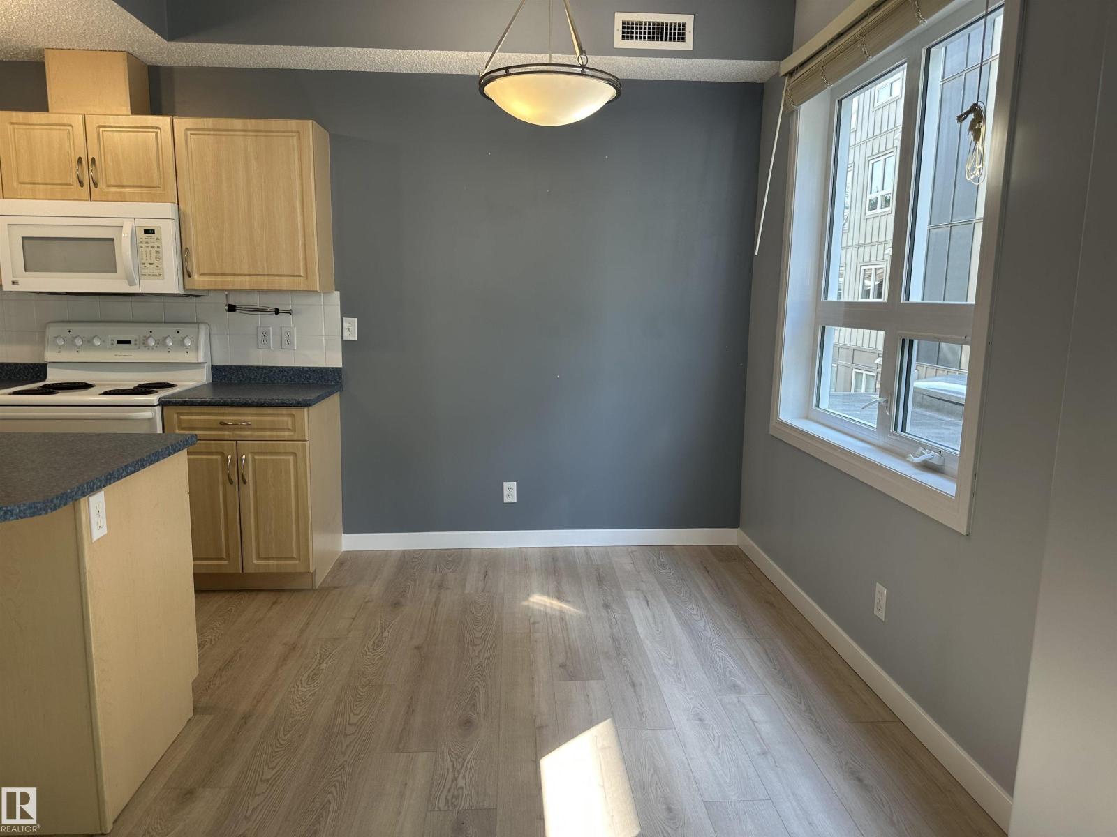 #203 11103 84 AV NW - Image 17