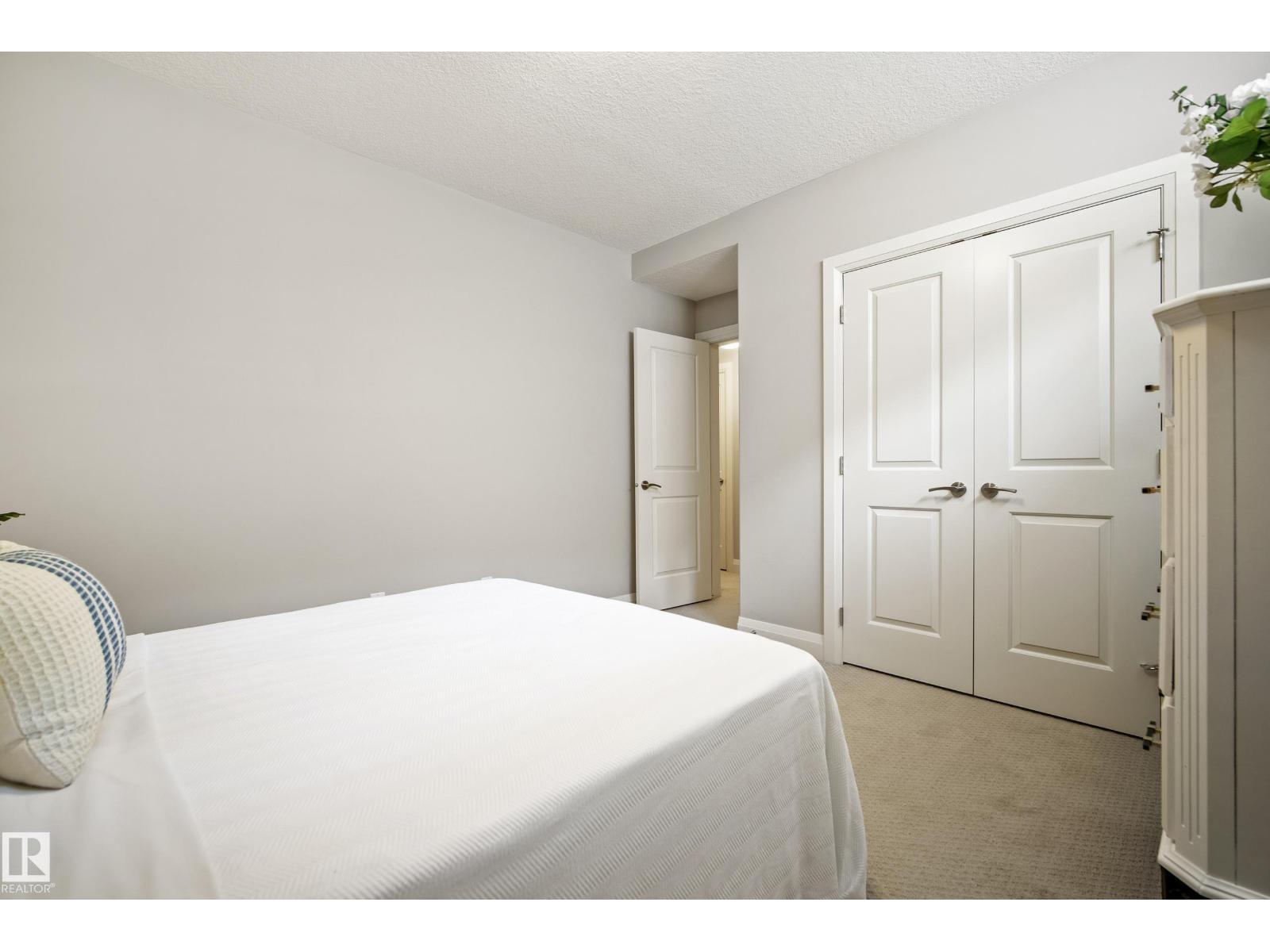 9844 75 AV NW - 35