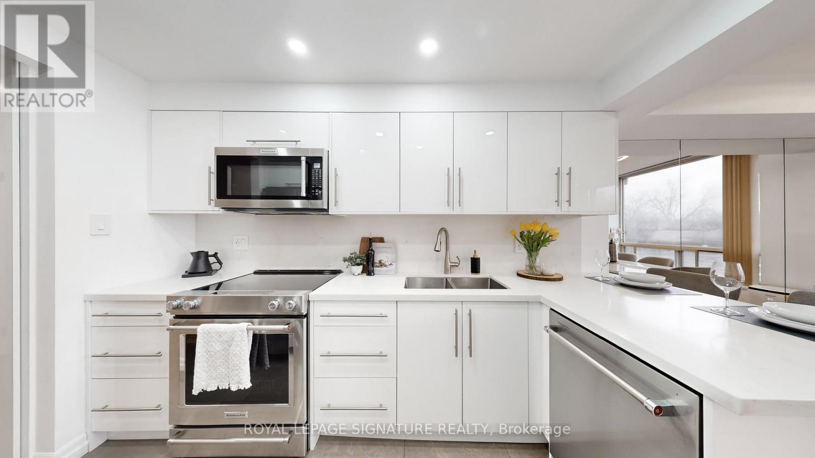 #212 175 CEDAR AVENUE - 19