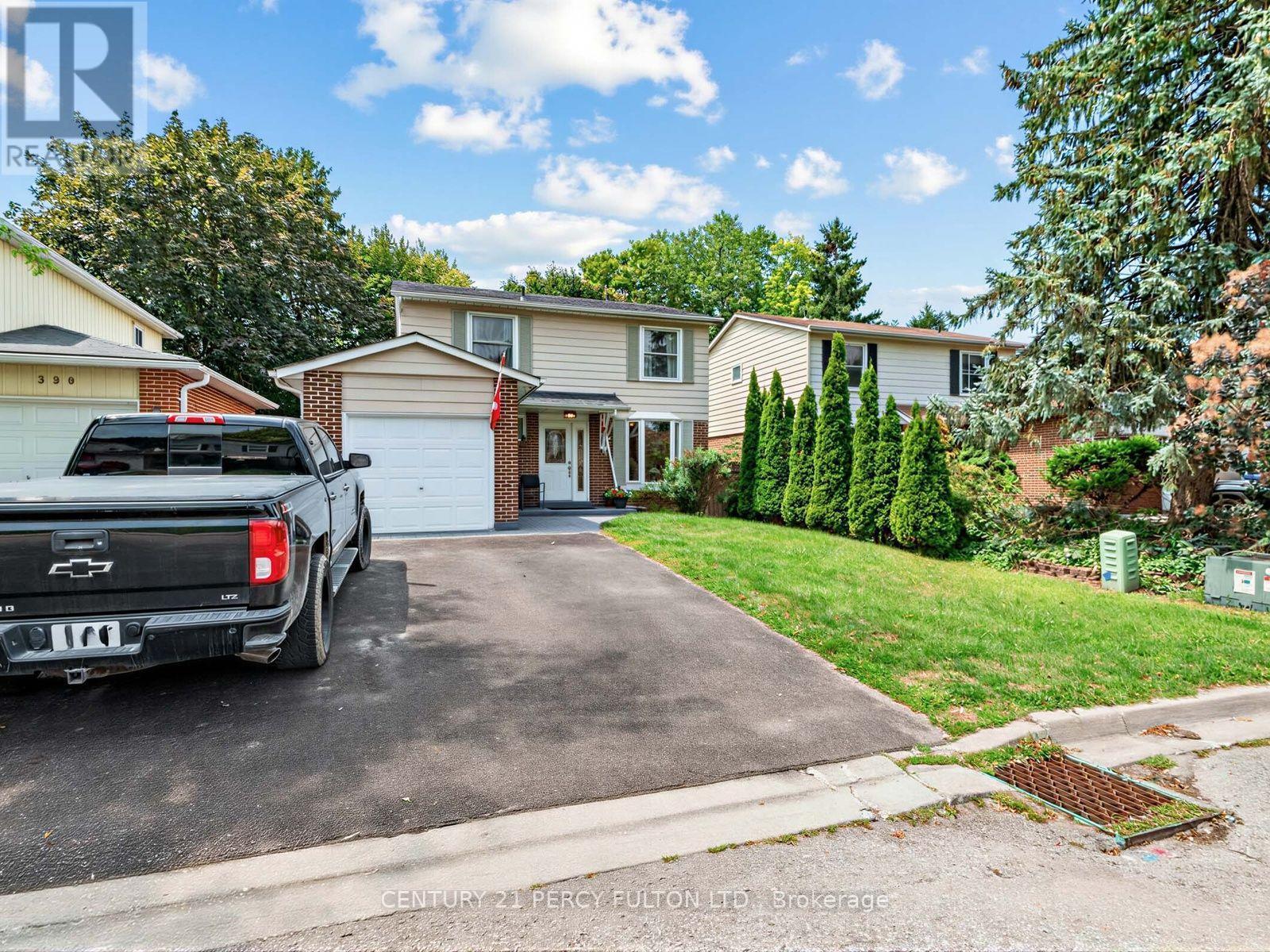 388 HANDLEY CRESCENT - 2
