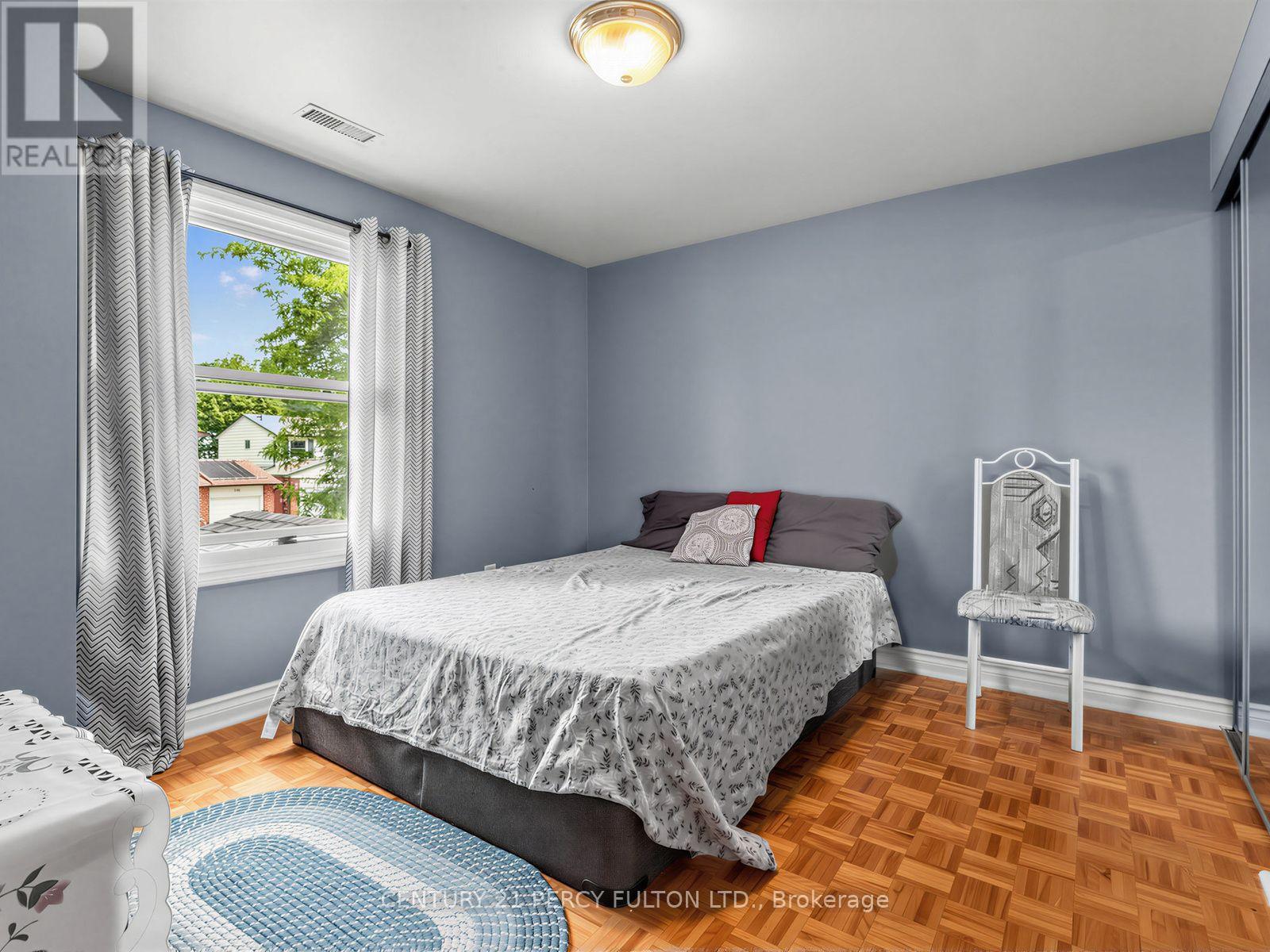 388 HANDLEY CRESCENT - 22