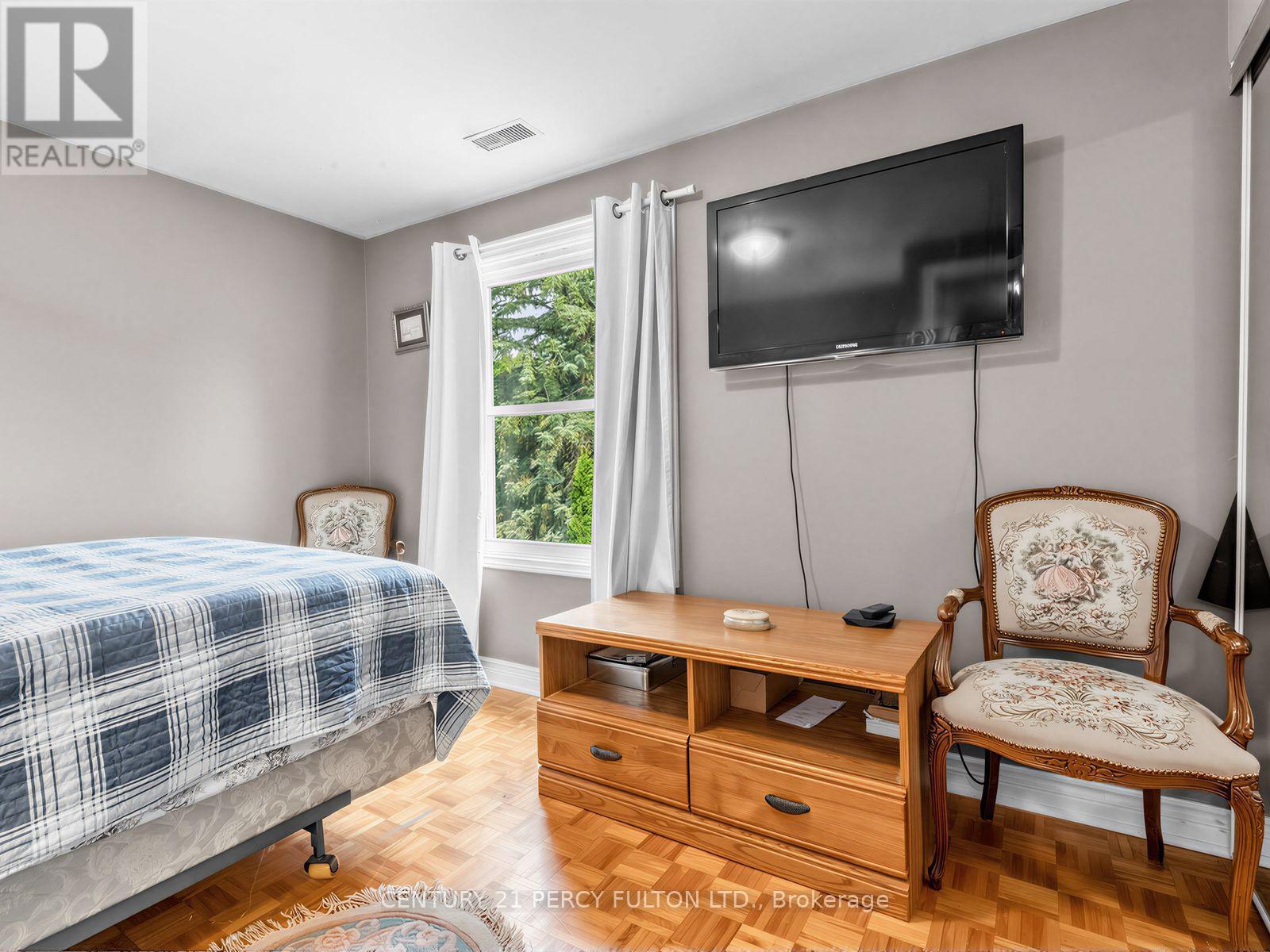 388 HANDLEY CRESCENT - 23
