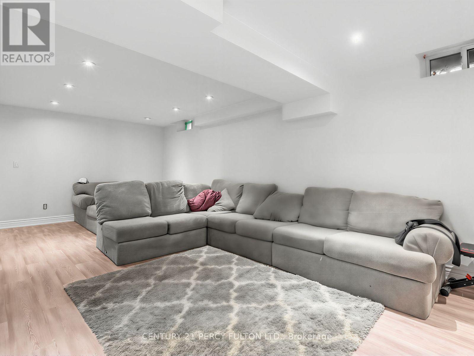 388 HANDLEY CRESCENT - 30