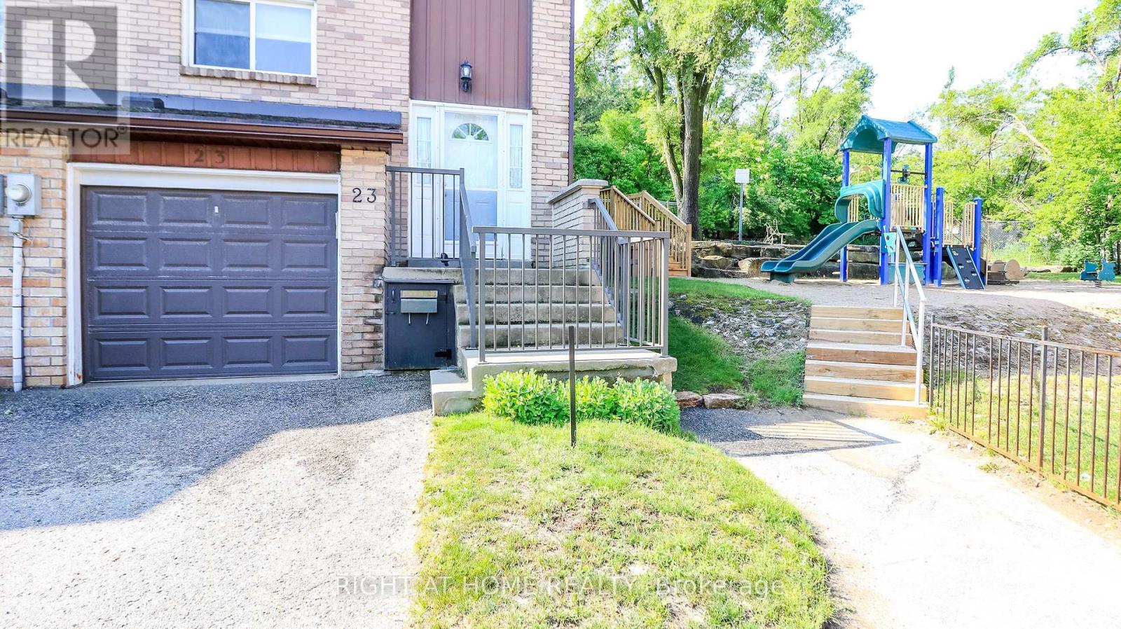 #23 52 ADELAIDE STREET - 26
