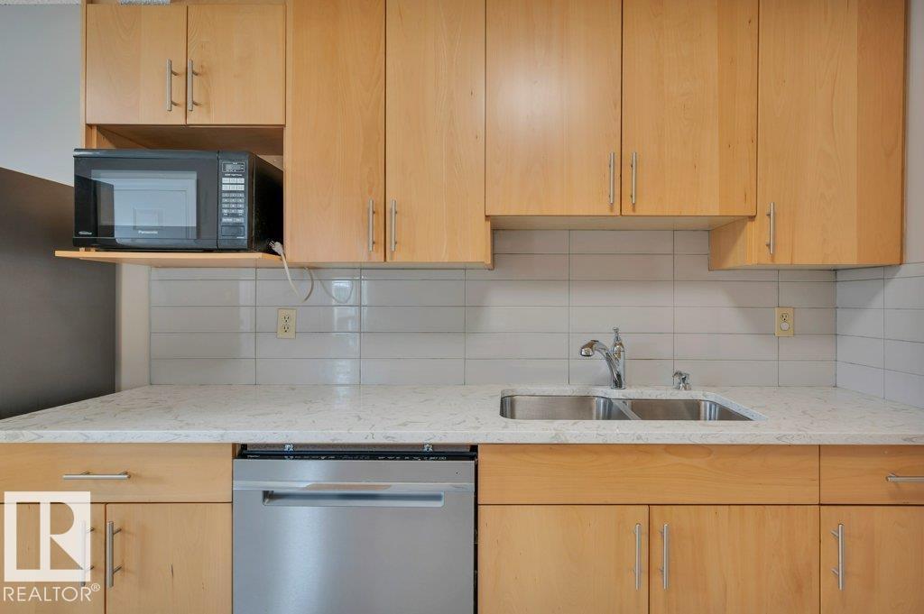 #22 1651 46 ST NW - 17