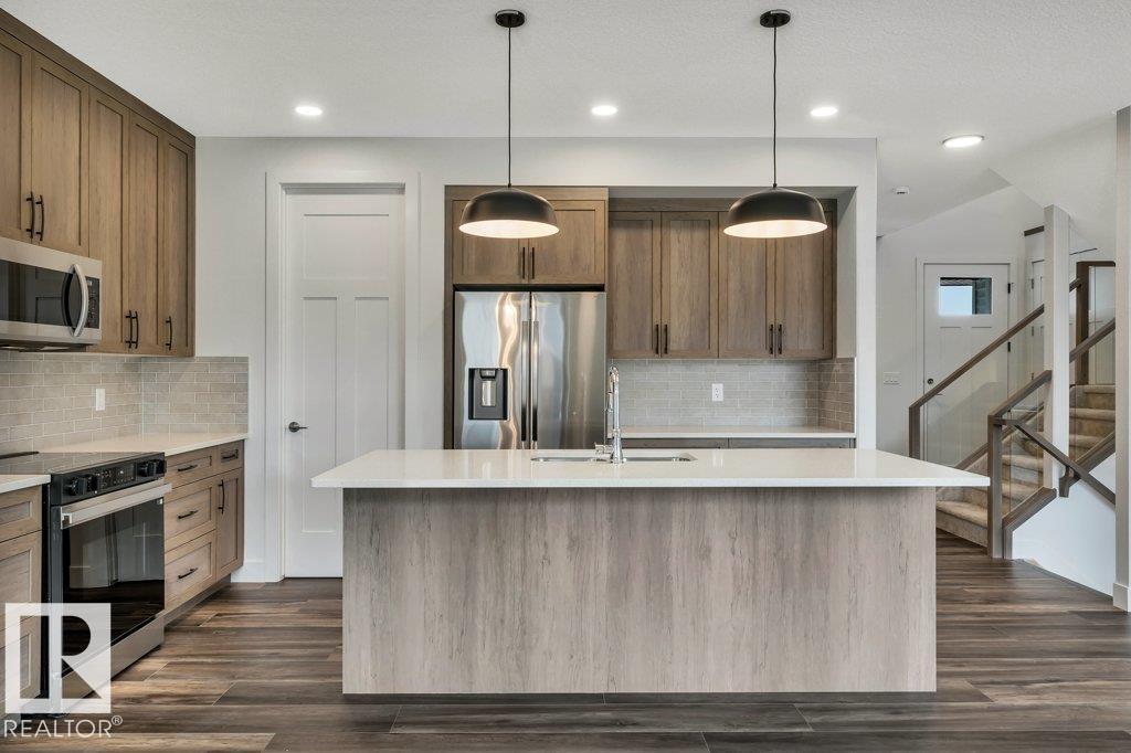 13 HILLWOOD TC - 10