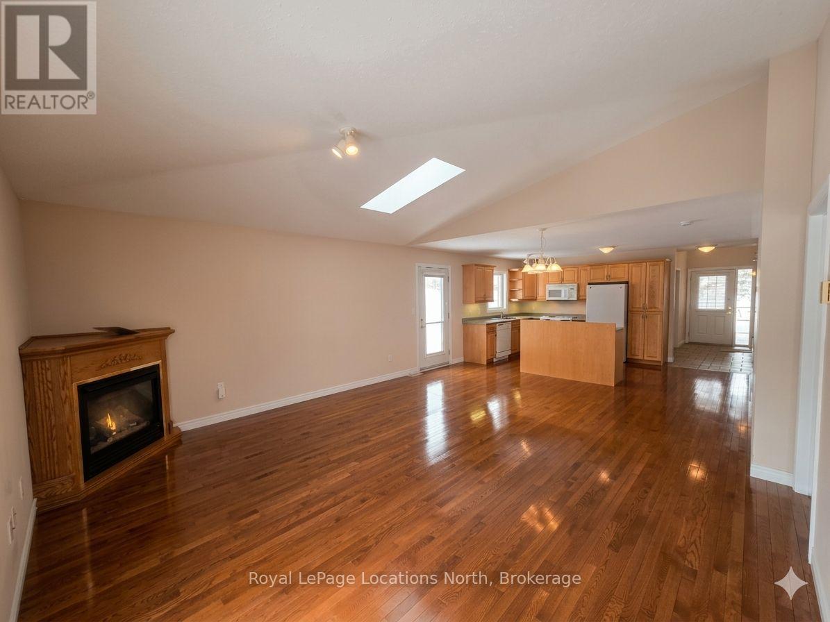 #23 275 HURON STREET - 13