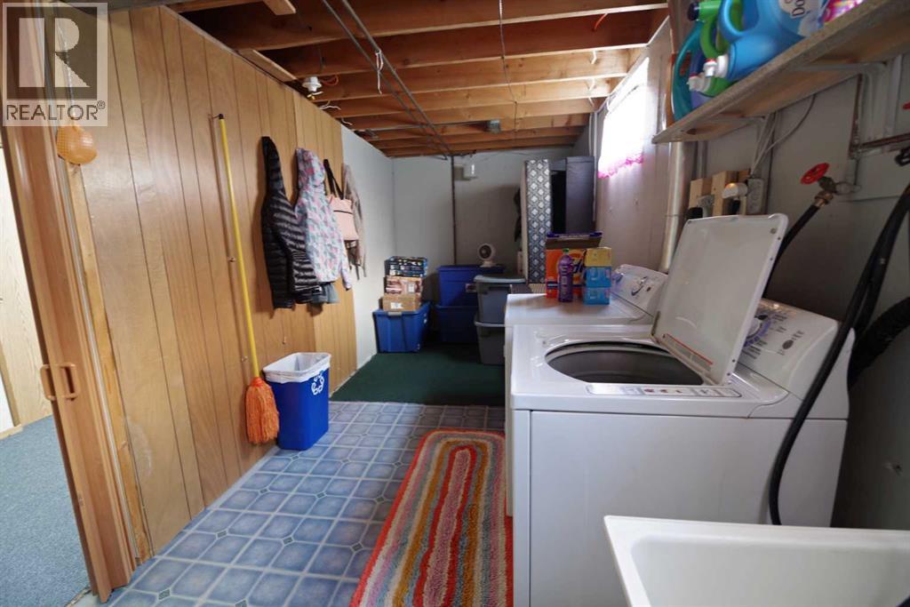 4627 50 Avenue - Image 28