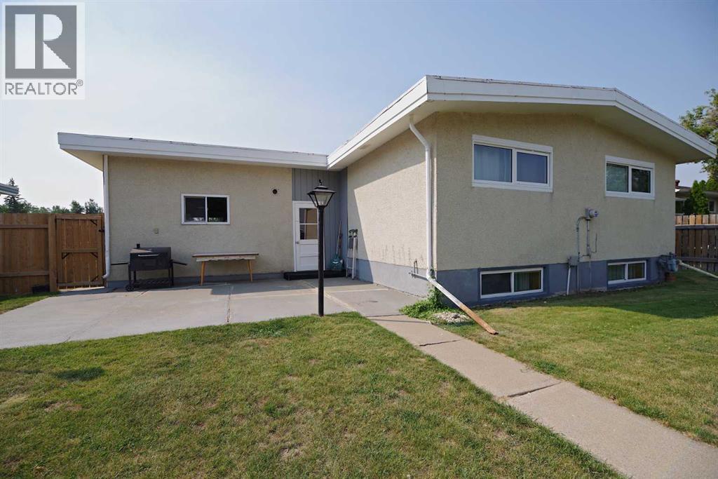 4627 50 Avenue - Image 32