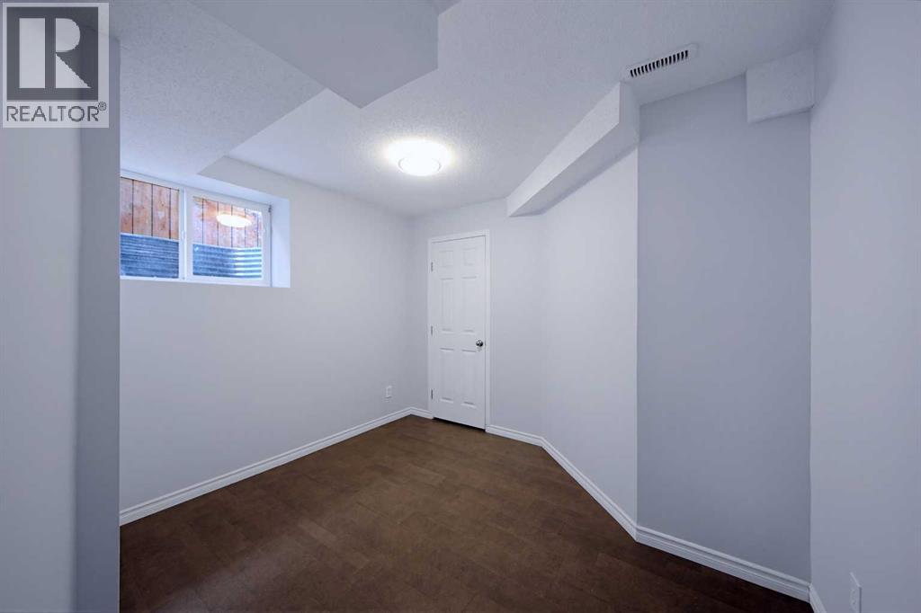 133 Saddlecrest Green NE - 29