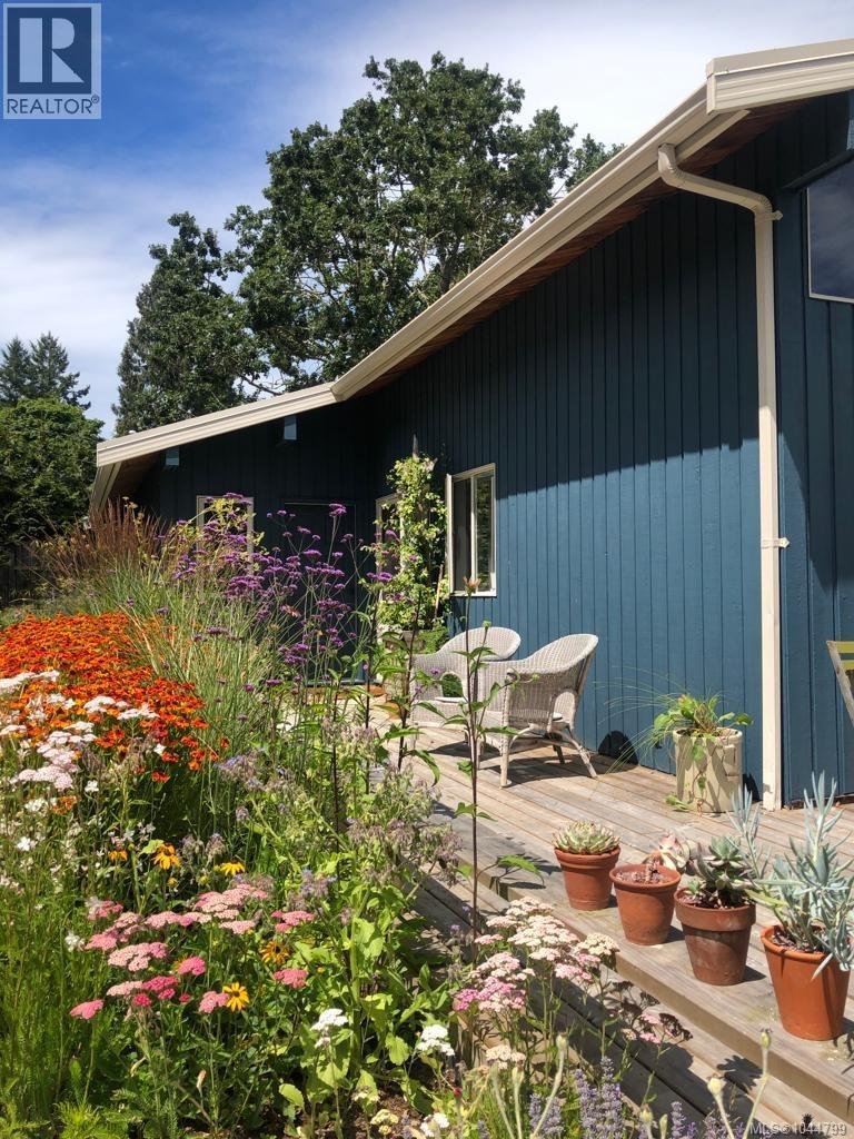  1607 North Beach Road, Salt Spring