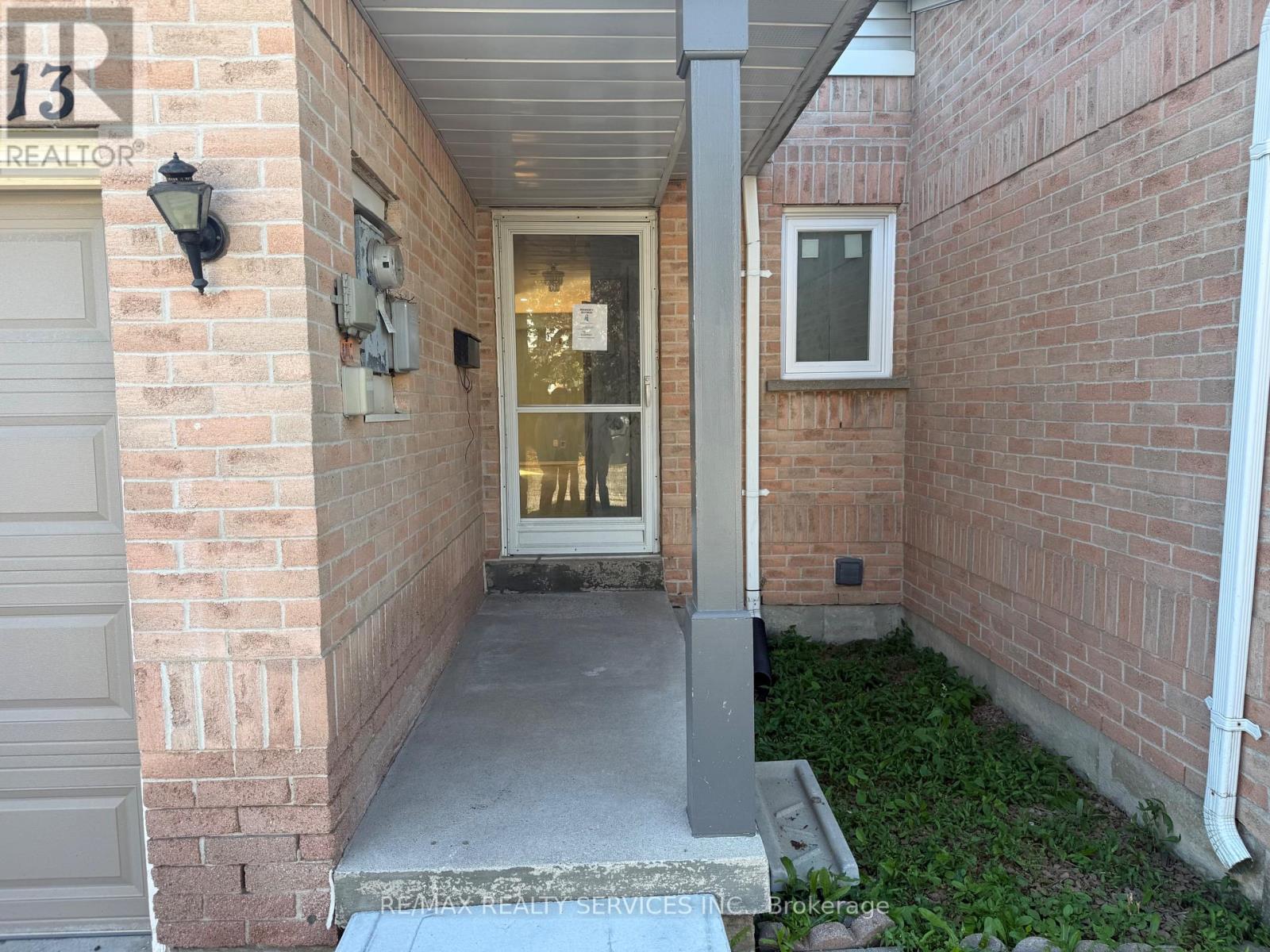 13 WICKSTEAD COURT - 3
