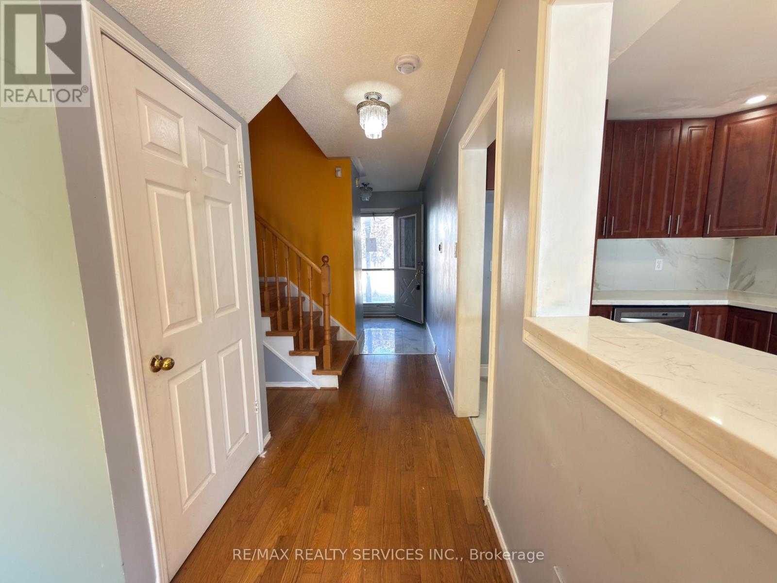 13 WICKSTEAD COURT - 14