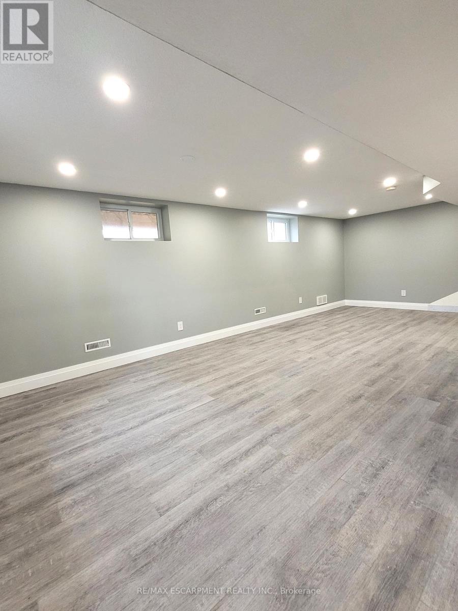 LOWER - 76 GLENVIEW AVENUE — photo 2