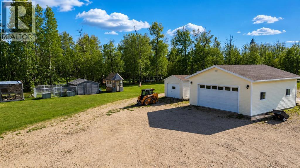 42, 113033 Township Road 592 - 3