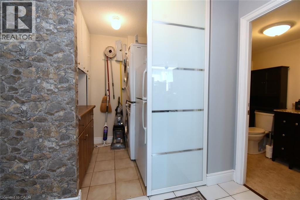 #1204 75 QUEEN Street N - 16