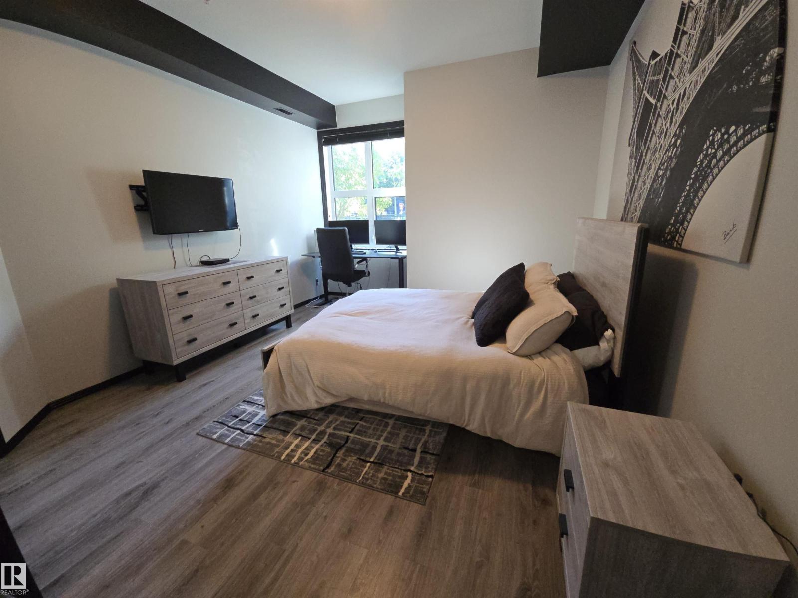 #106 10531 117 ST NW - 12