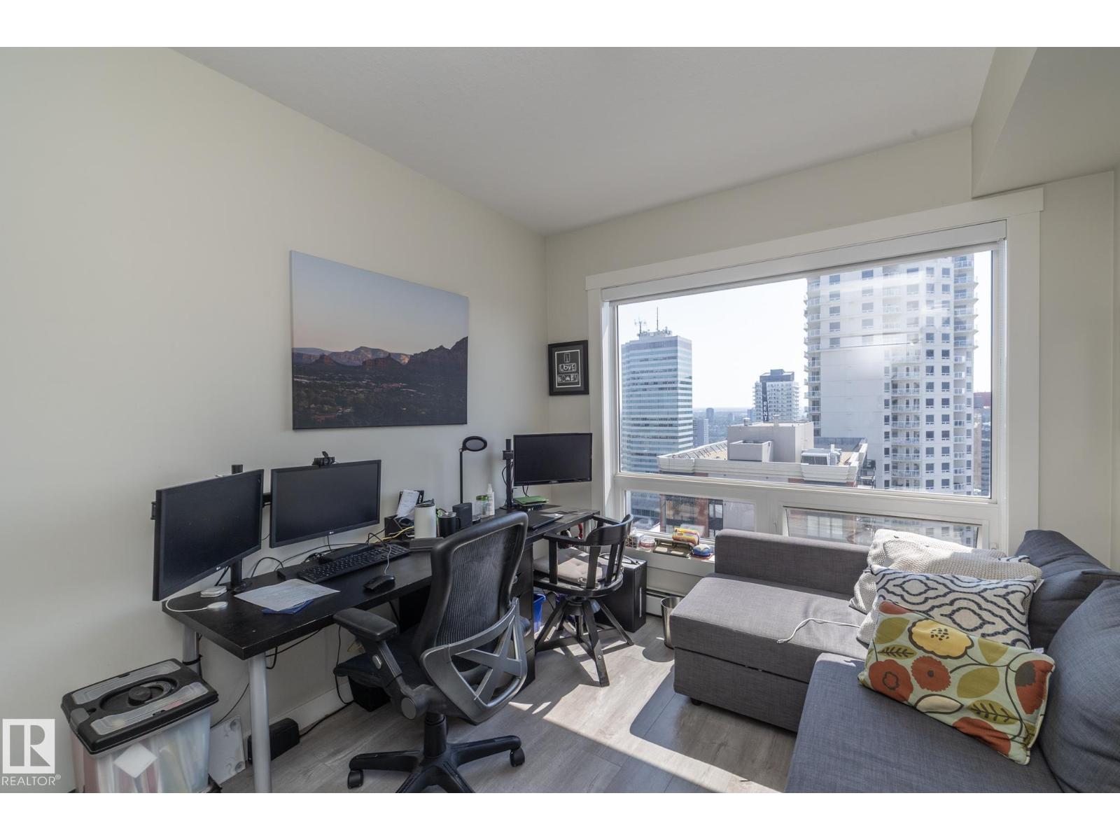 #2402 10410 102 AV NW - Image 32