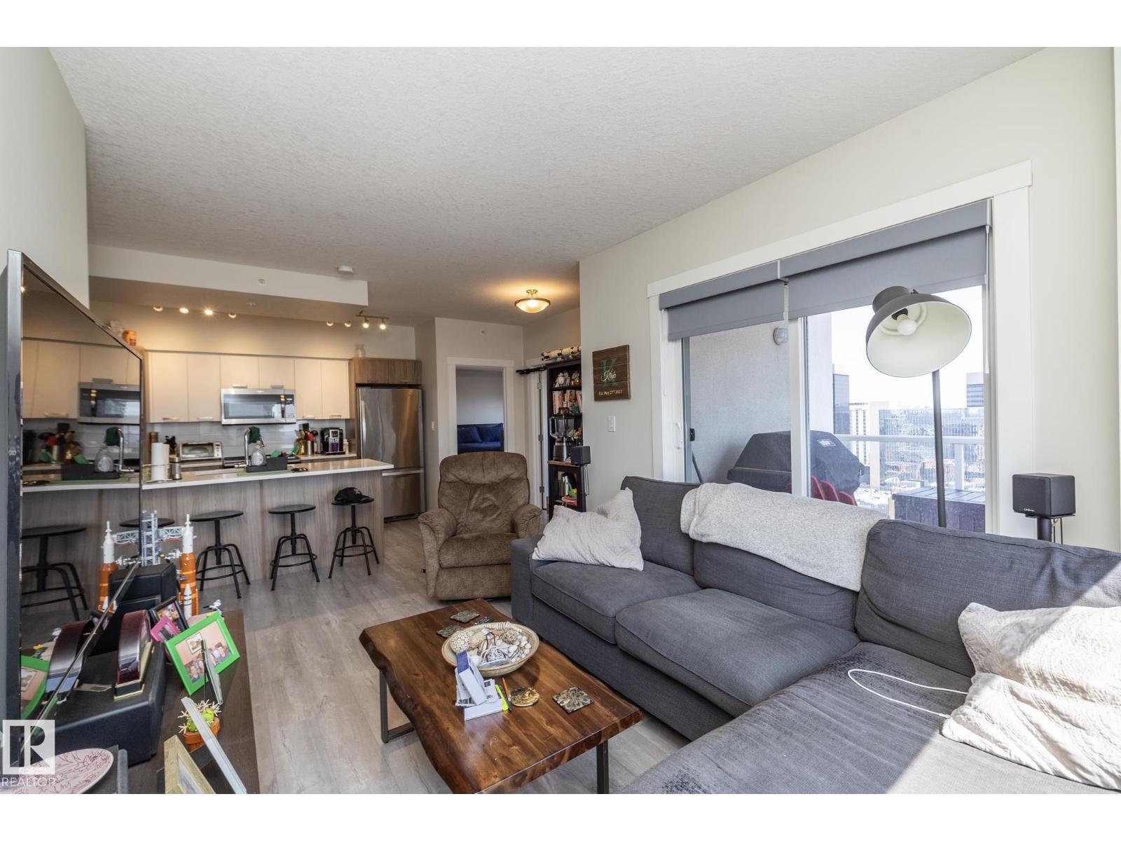 #2402 10410 102 AV NW - 15