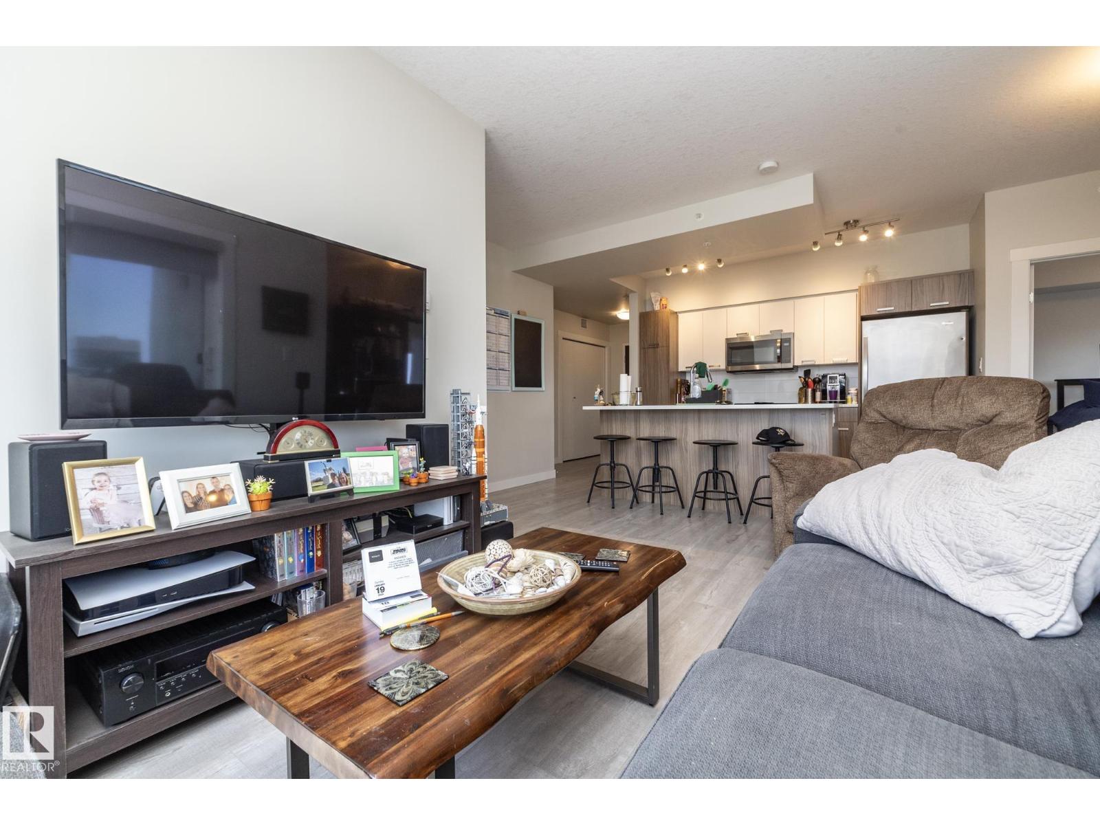 #2402 10410 102 AV NW - Image 16