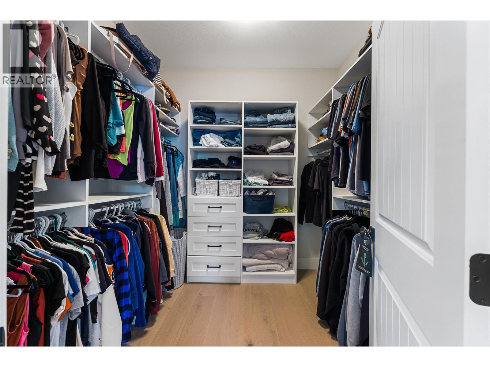 4455 Sherwood Court, Kelowna - Image 1