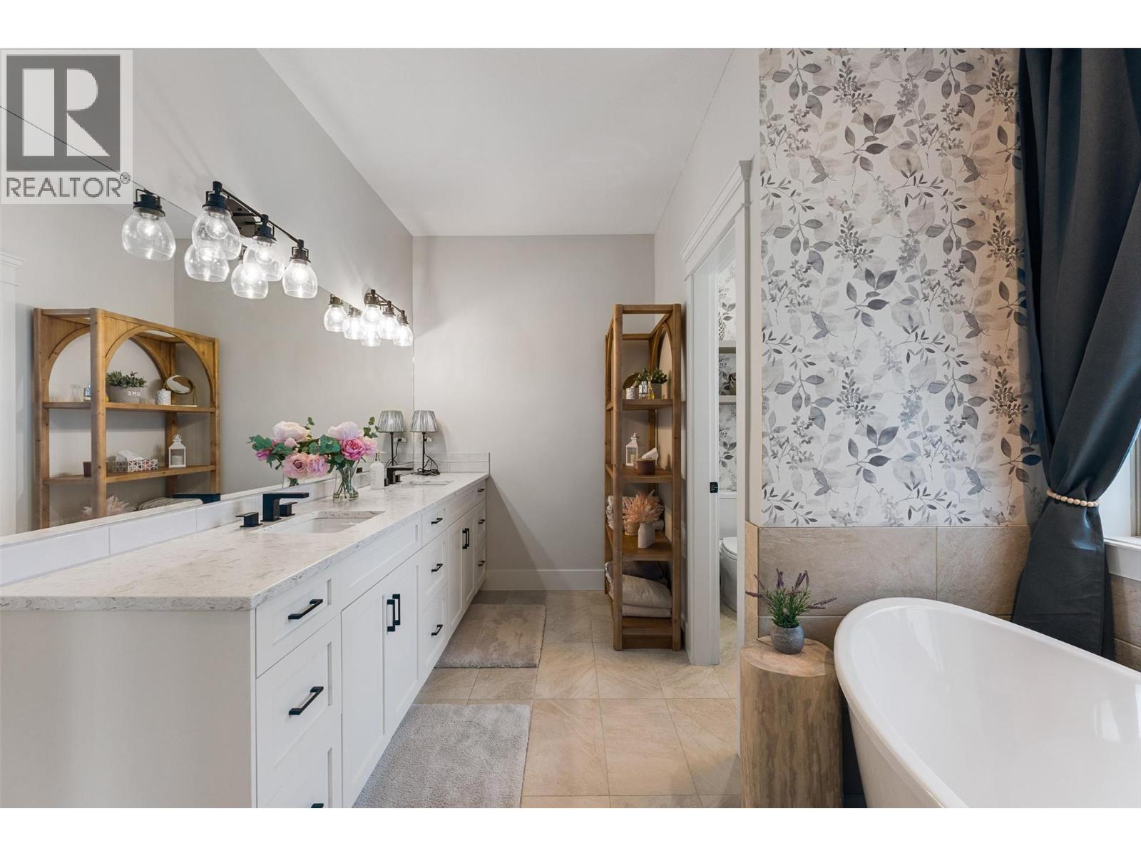 4455 Sherwood Court, Kelowna - Image 1