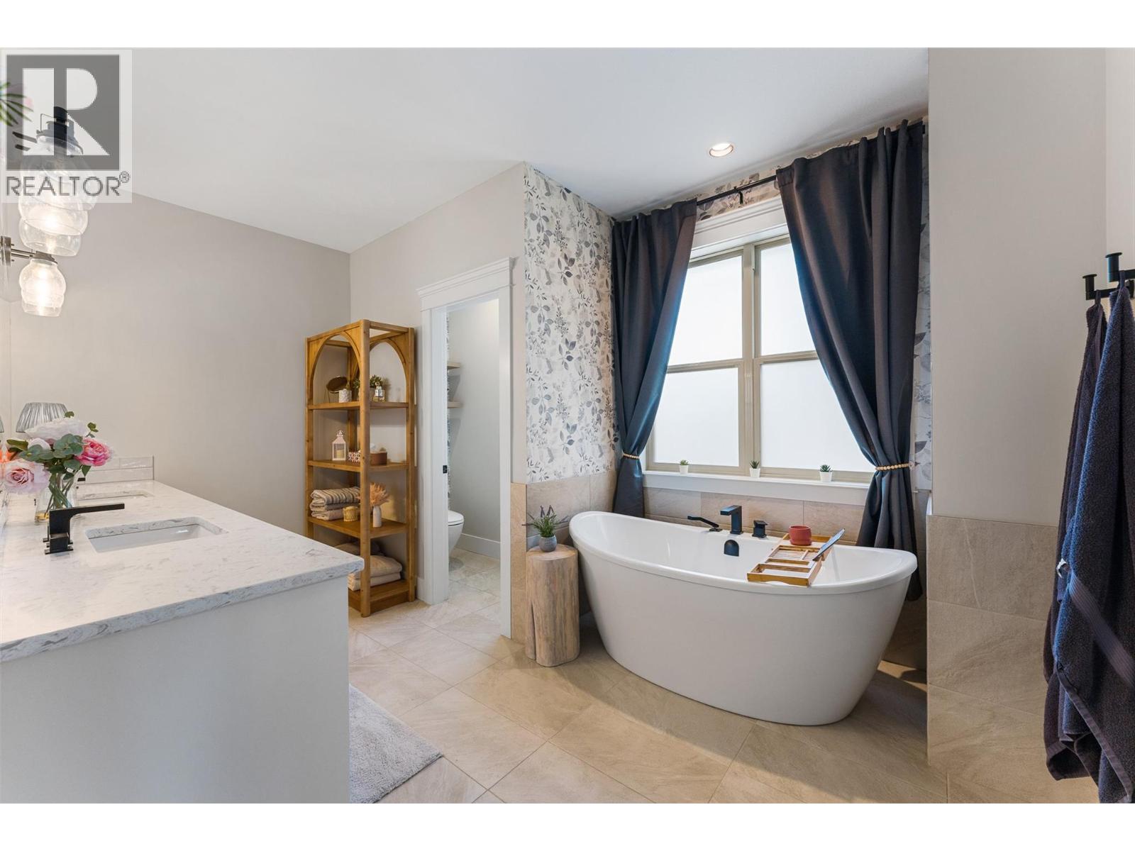 4455 Sherwood Court, Kelowna - Image 1