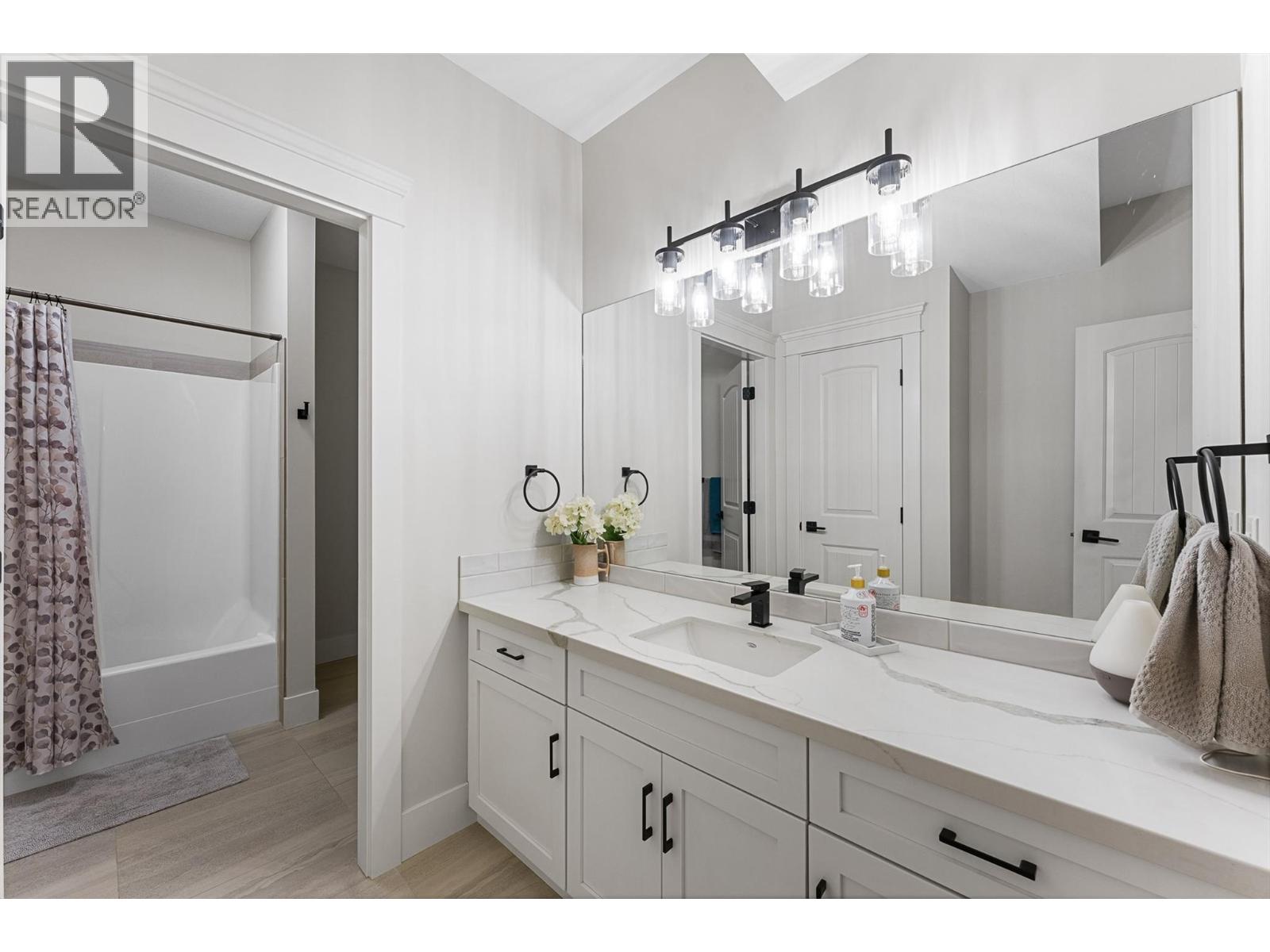 4455 Sherwood Court, Kelowna - Image 1