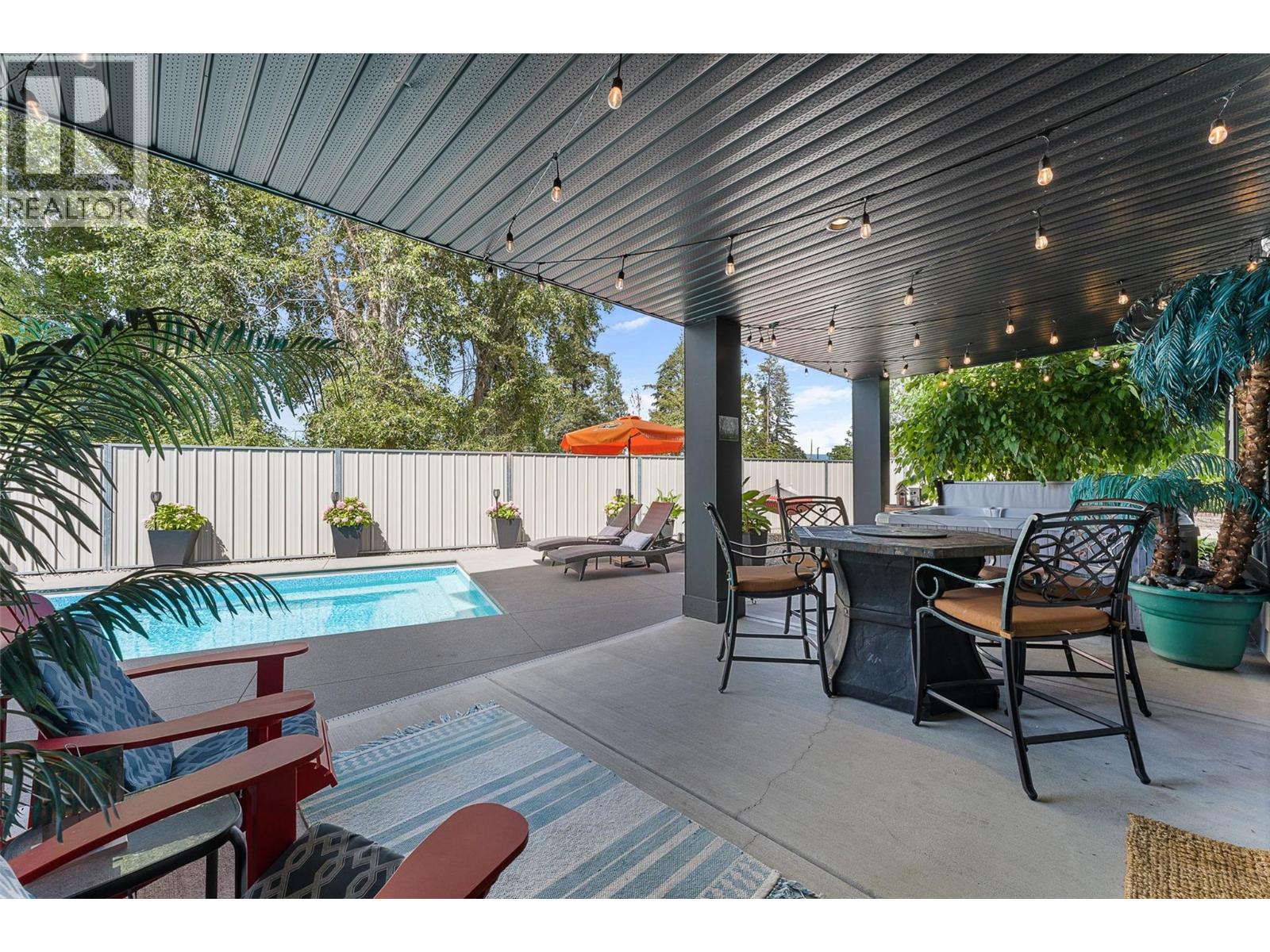 4455 Sherwood Court, Kelowna - Image 1