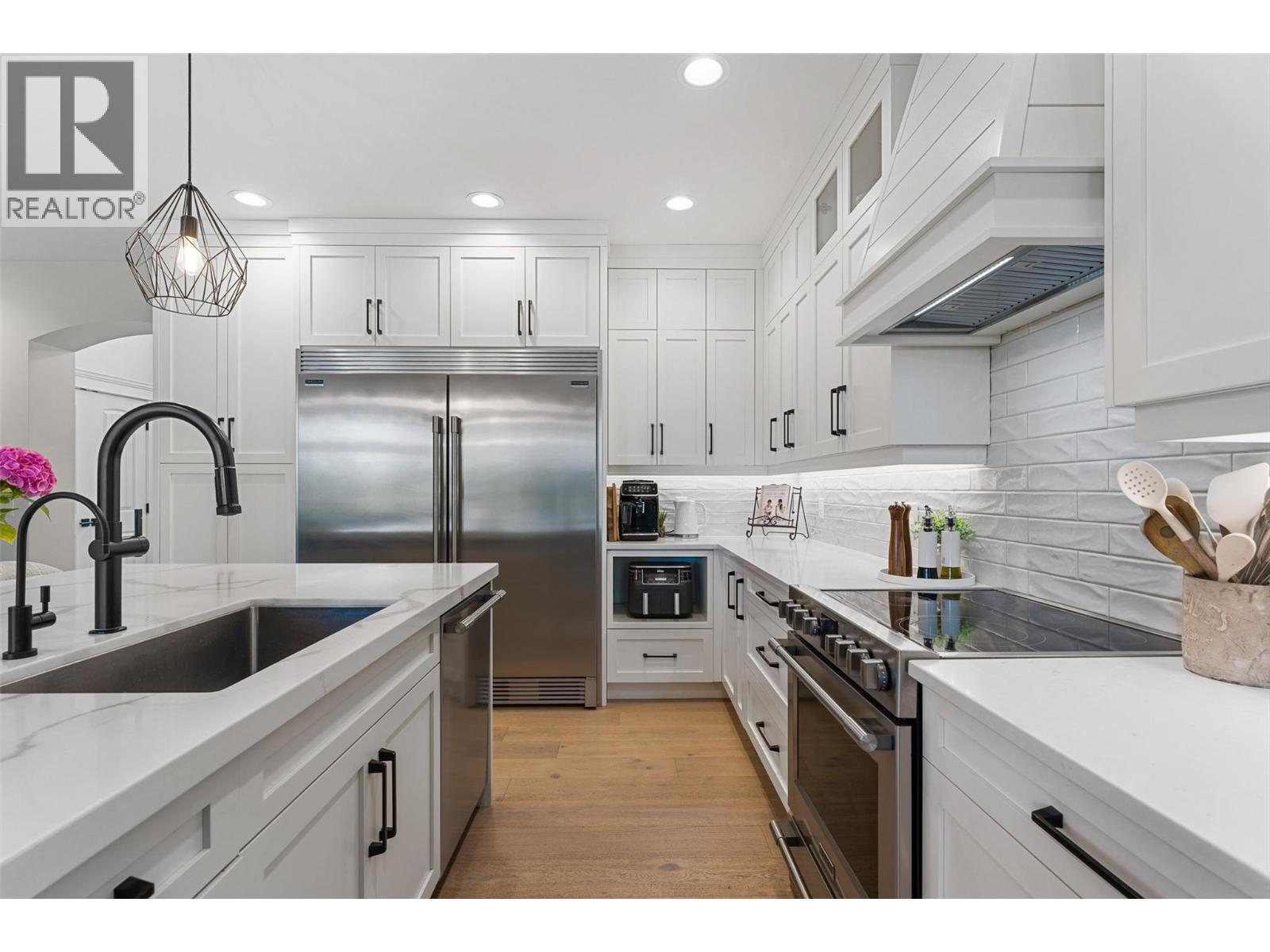 4455 Sherwood Court, Kelowna - Image 1