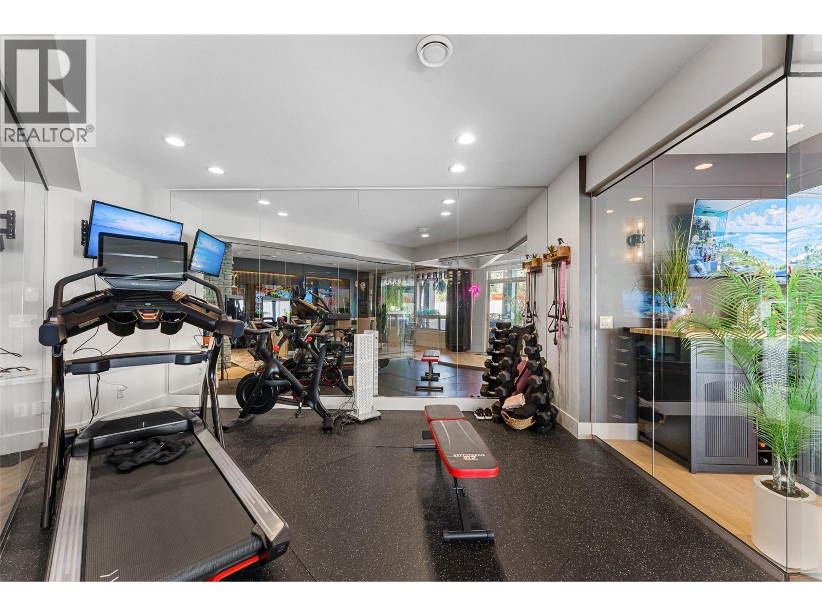 4455 Sherwood Court, Kelowna - Image 1