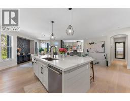 5pc Ensuite bath - 4455 Sherwood Court, Kelowna, BC V1W1E7 Photo 15
