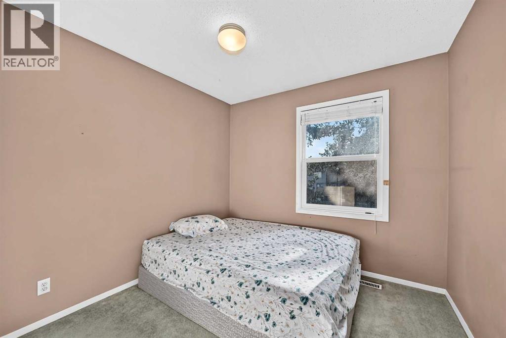 #13 123 Queensland Drive SE - 13