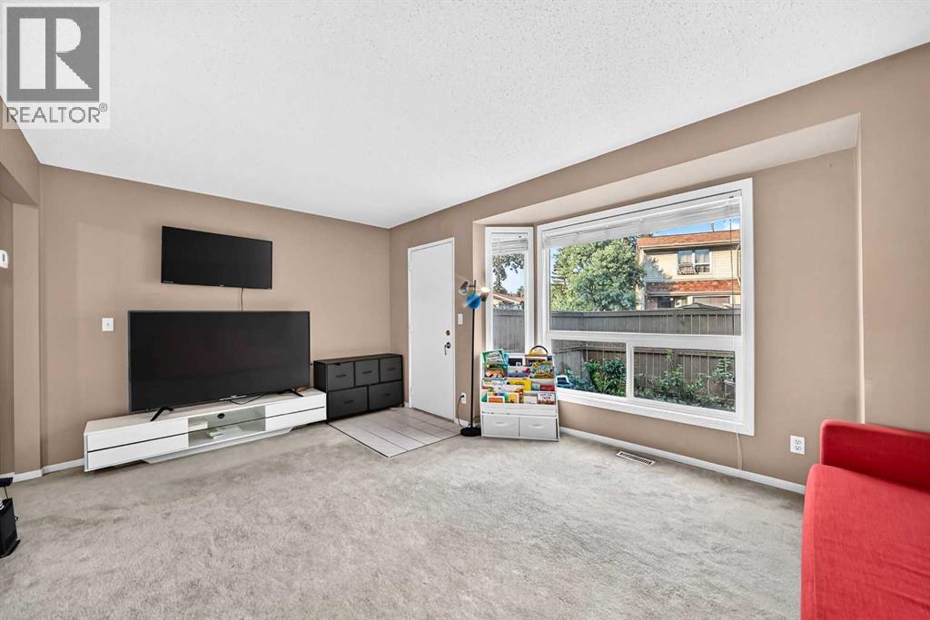 #13 123 Queensland Drive SE - 8